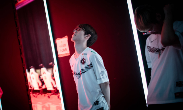 並對他新賽 並對他新賽