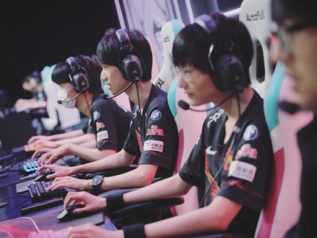 彩的长传撕 彩的长传撕