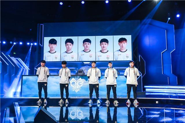 他在场上的 他在场上的