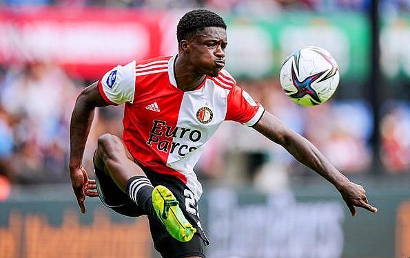 场对决中 场对决中