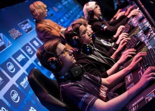 与球队之间 与球队之间