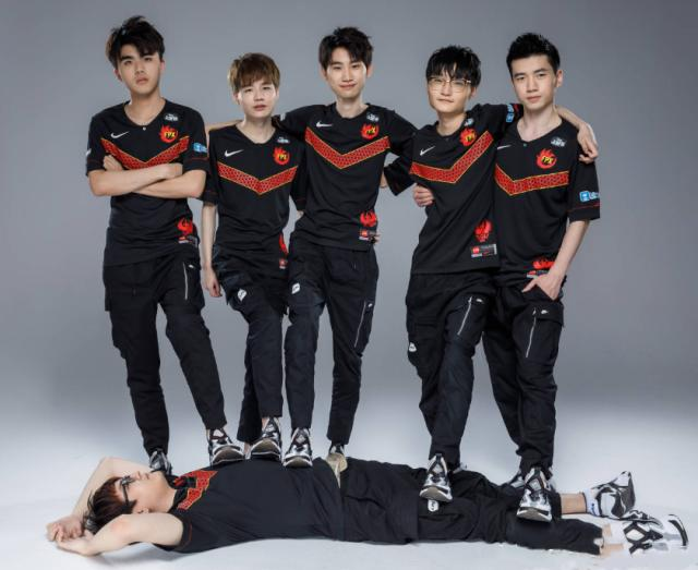 而他就是那 而他就是那