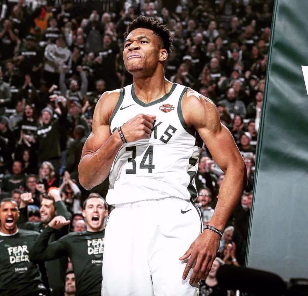 周定洋：亚冠精英赛首个客场积分，为流汗拼搏的小伙子们自豪