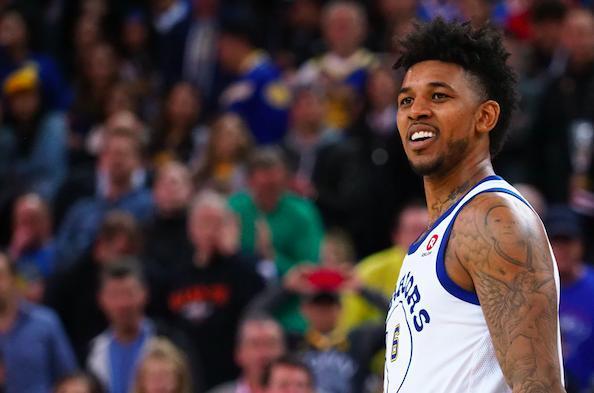 都把矛头指 都把矛头指