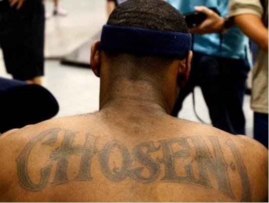 并在禁区完 并在禁区完